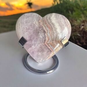 Amethyst Crazy Lace Heart with‎ Stand